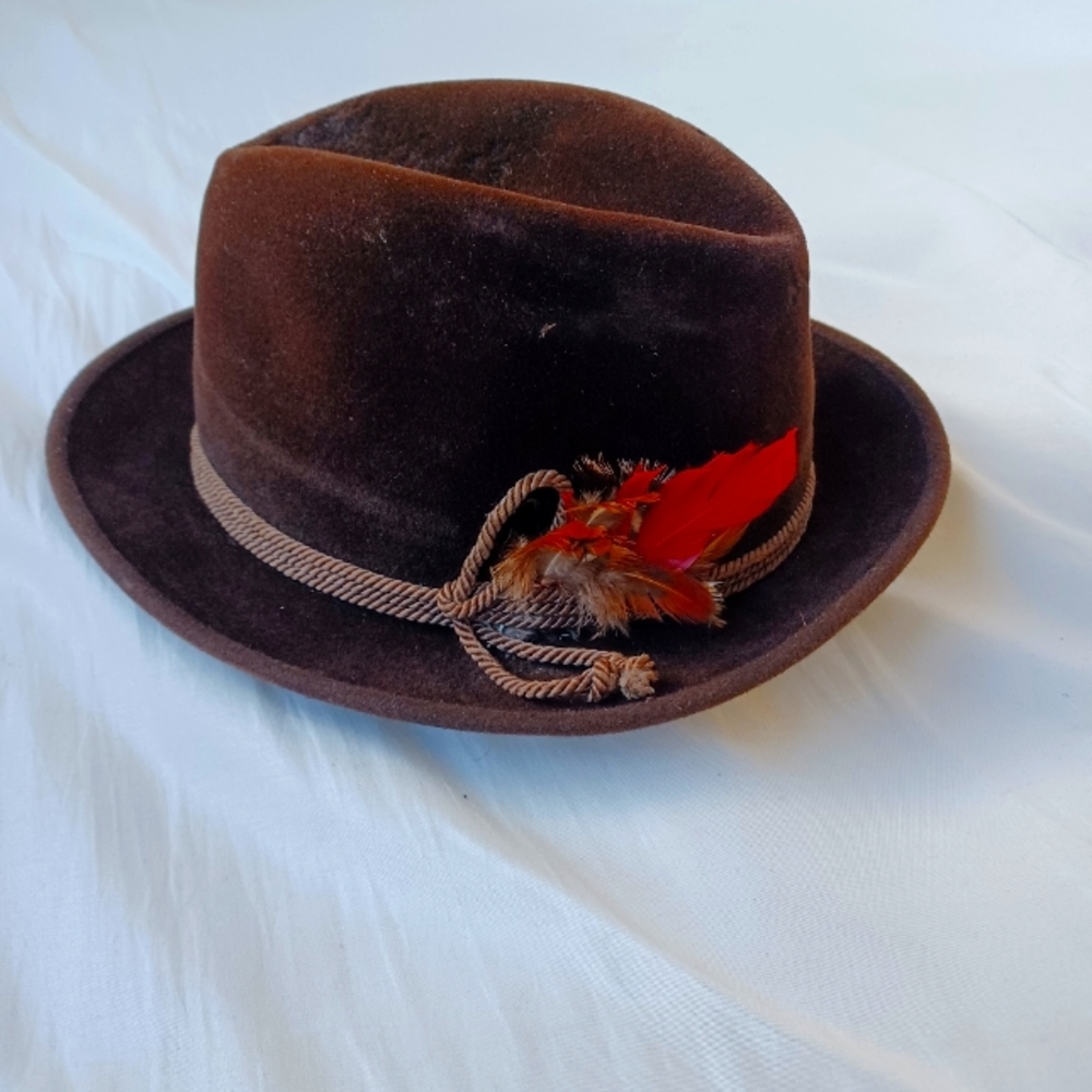 Vintage Men's Dressy Hats fedora by the hatterie kelly crowns them'size S brown